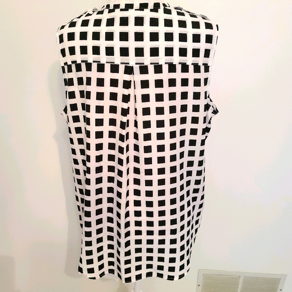 NWOT NEW YORK & COMPANY SLEEVELESS TUNIC - Picture 4 of 8